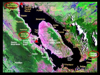 Citra LANDSAT danau Toba. Sumber : NASA via Wikimedia Commons (modified).