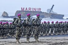 Upacara pembaretan Marinir. Sumber: Antara