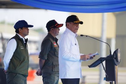 Apel yang digelar di Lanud Roesmin Nurjadin Pekanbaru ini diikuti Plt Gubernur Riau SF Hariyanto, jajaran TNI/Polri, BPBD, serta berbagai pihak swasta.