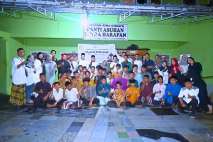 Kebersamaan dalam kegiatan sahur bersama di Panti Asuhan Putra Harapan. Foto: Istimewa