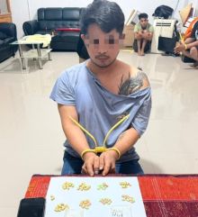 Pelaku Narkoba AS Tak Berkutik Saat Diamankan Polisi Membawa 82 Butir Pil Ektasi