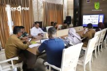 Asisten II Setdakab Indragiri Hilir (Inhil), H. Dwi Budiyanto, S.Sos., M.Si bersama stakeholder terkait mengikuti Rapat Koordinasi (Rakor) Pengendalian Inflasi Daerah bersama Kementerian Dalam Negeri (Kemendagri) melalui video conference, bertempat di Ruang Multimedia Diskominfo Pers, Senin (23/02/2