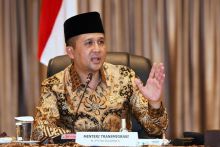 Menteri Transmigrasi M. Iftitah Sulaiman Suryanagara. Sumber: Internet