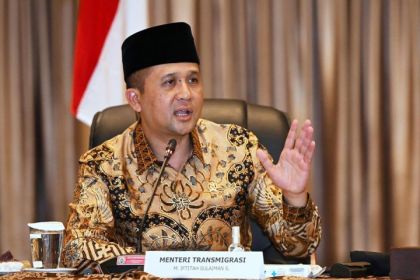 Menteri Transmigrasi M. Iftitah Sulaiman Suryanagara. Sumber: Internet