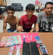 Polisi Amankan Tiga Pelaku dan 5 Paket Narkotika