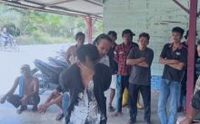 Dini Hari Mencekam, Pria Bersenjata Pisau Terobos Rumah Warga Kandis