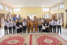 Di Aula Camat Koto Gasib, Bupati Siak Kukuhkan Anggota Bapekam PAW