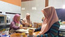 UMKM Binaan BRK Syariah terus berkembang dengan program bantuan CSR 