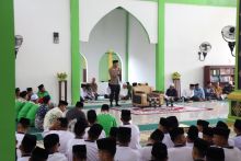 Kapolres Siak Beri Pesan Moral untuk Santri di Acara Halal Bihalal