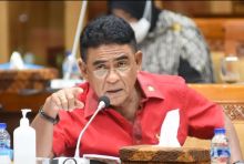 Ketua DPP PDIP, Andreas Hugo Pareira. Sumber: SinPo