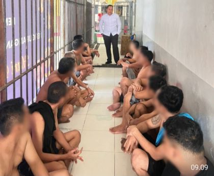 KPLP Lapas IIA Bengkalis Pimpin Razia Kamar Hunian Warga Binaan