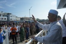 Bupati Indragiri Hilir (Inhil), Herman, resmi melepas 307 jamaah calon haji (JCH) yang tergabung dalam Kloter 7, Selasa (28/4/2026) pagi, di Masjid Agung Al-Huda Tembilahan.