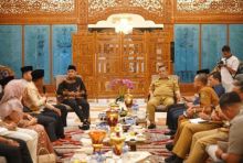 Komisi I DPRD Riau berkun ke kediaman Plt gubernur Riau Sf Hariyanto 