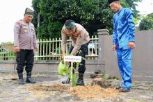 Jumat Curhat di Tasik Seminai, Kapolres Siak Ajak Warga Aktifkan Satkamling