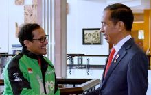 Mantan Menteri Pendidikan, Kebudayaan, Riset, dan Teknologi (Mendikbudristek), Nadiem Makarim dan Presiden ke-7 Joko Widodo. Sumber: kompas.com