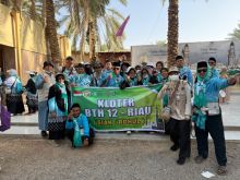 Cuaca Capai 42 Derajat, Tim Kesehatan Intensif Dampingi Jemaah Haji Siak di Arab Saudi