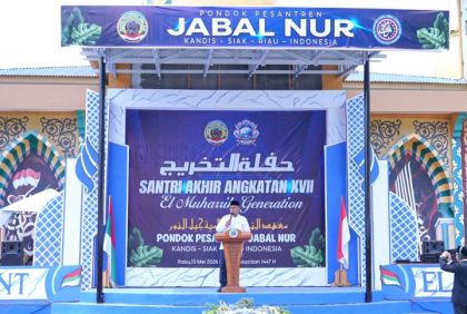Ponpes Jabal Nur Wisuda 108 Santri, Wabup Siak Beri Motivasi Generasi Muda