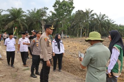 Kapolres Siak Dorong Produktivitas Pertanian, Sambangi Kelompok Tani di Kecamatan Minas