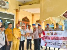 Hari Bhayangkara ke-80, Polres Siak Salurkan Al-Qur'an dan Peralatan Kebersihan untuk Masjid