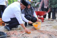 Afni Letakkan Batu Pertama Rumah Singgah Kesehatan untuk Pasien Tak Mampu