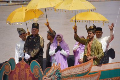 Kapal Harimau Buas Meriahkan Pawai Perahu Hias MTQ Riau, Angkat Spirit Al-Qur'an dalam Perjuangan Sultan Siak