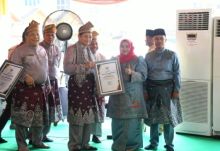 Bupati Bengkalis Kasmarni Dapat Penghargaan Menteri Agama