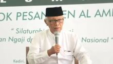 Ketua Umum MUI, KH M Anwar Iskandar. Sumber: Internet