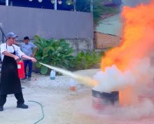 BATIQA Hotel Pekanbaru Perkuat Budaya Safety Melalui Training Penggunaan APAR
