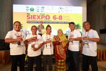 Komitmen Lindungi Petani Sawit, Bupati Siak Afni Zulkifli Raih SIEXPO Award 2026