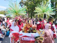Semangat Kemerdekaan Warnai Karnaval Budaya, Puluhan Sekolah Unjuk Kreativitas di Rumah Rakyat