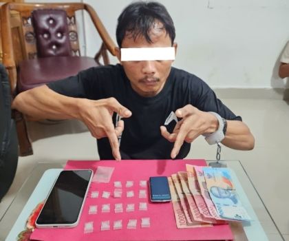 Pengedar Narkoba di Kabupaten Bengkalis Diborgol Polisi Serta 18 Paket Sabu