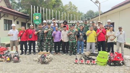 Tim Mabes TNI Berikan Penyuluhan Karhutla kepada Masyarakat Kandis