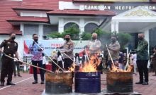 Sudah Incrah, Staf Ahli Bupati Bengkalis Musnahkan Barang Bukti