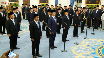 Listyo Sigit Dilantik Jadi KSP, Prabowo Anugerahkan Bintang Mahaputera Adipurna. (Tangkapan Layar/YouTube/Sekretariat Kabinet)