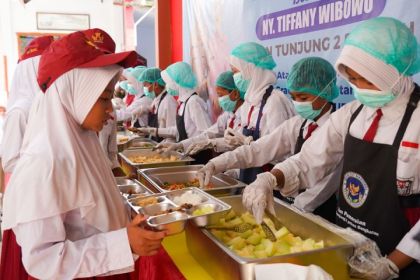 Dapur MBG Terapkan Sistem Prasmanan. (X/Foto)